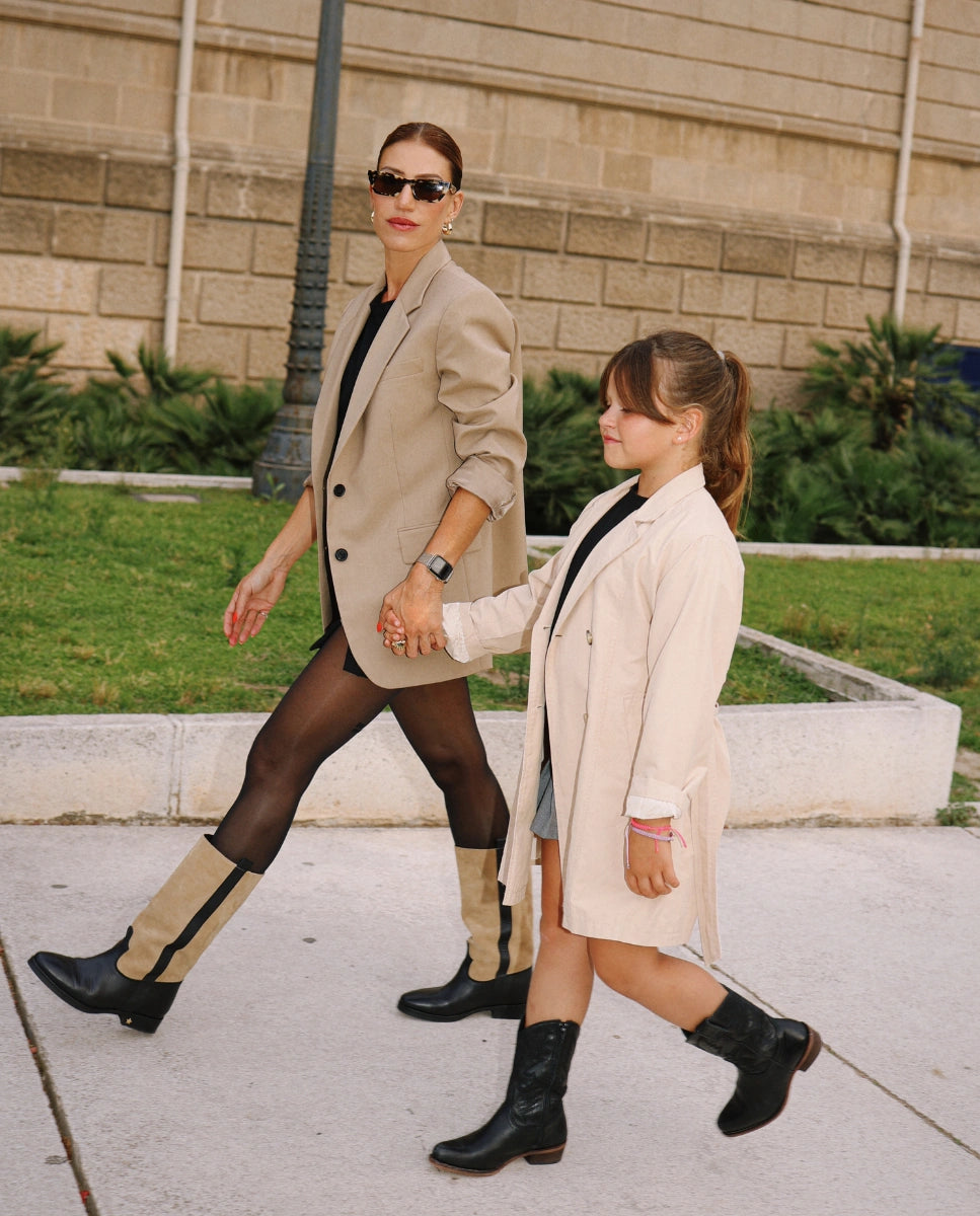 botas camperas en beige y negro mujer