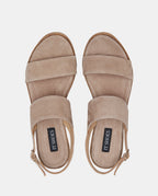 Par de sandalias en ante taupe con cuña y plataforma