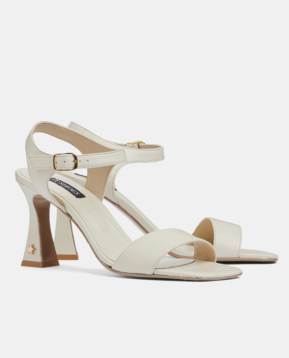 sandalias con tacón color blanco piel mujer