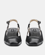 zapato negro con tacón destalonado para mujer